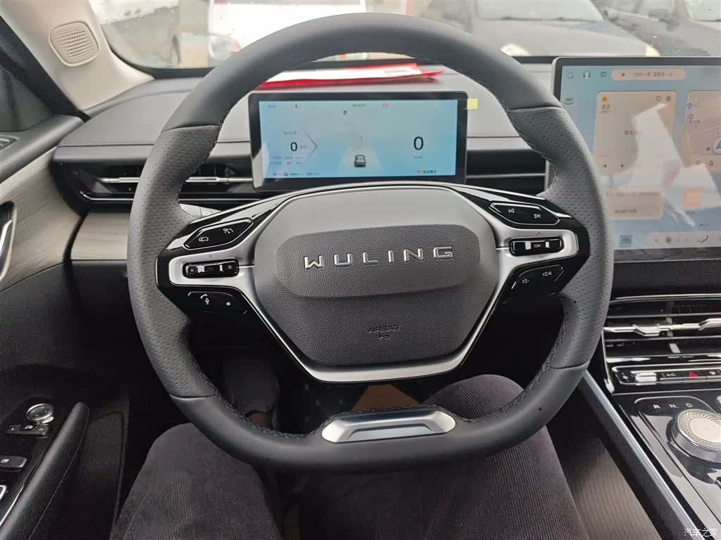 Wuling Starlight, 2025 11