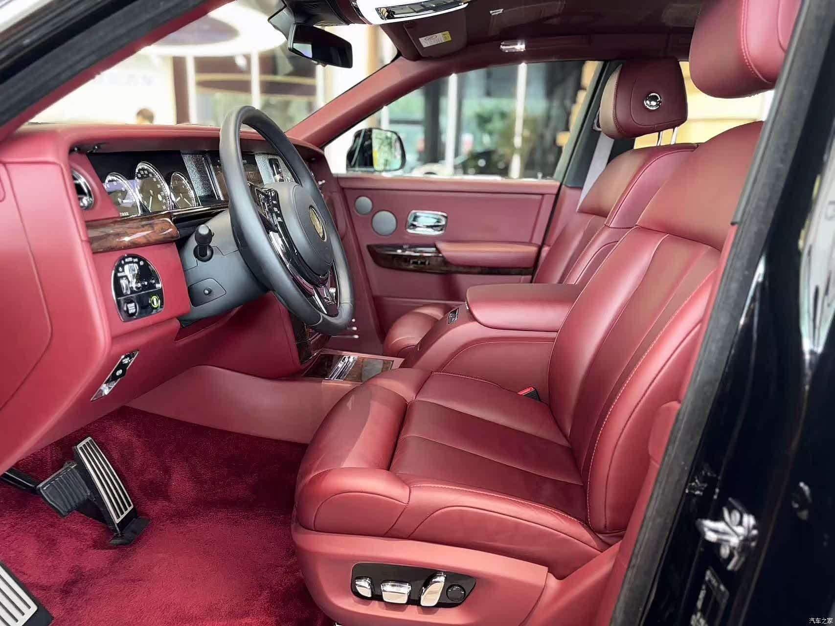 Rolls-Royce Phantom, 2019 3