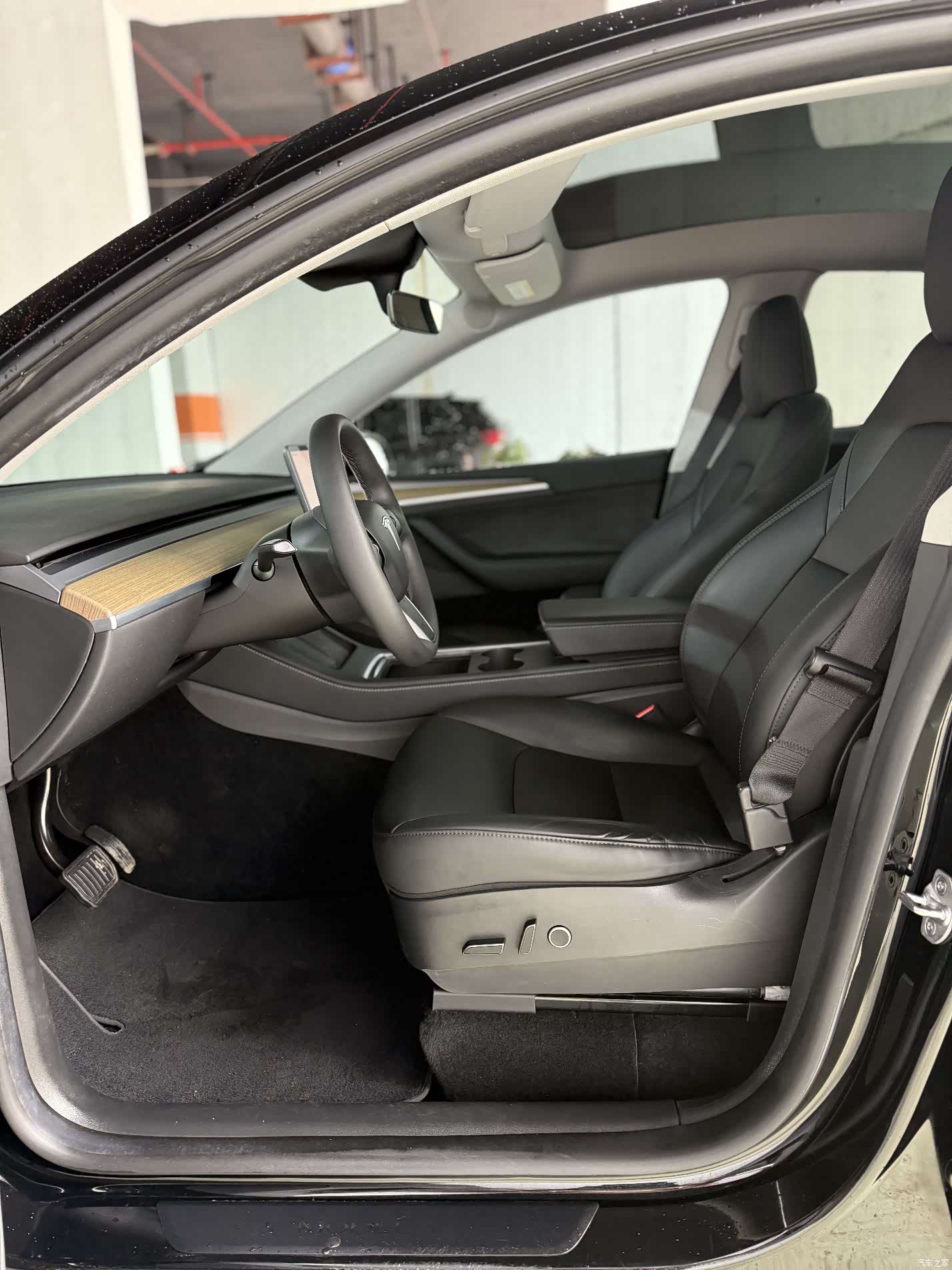 Tesla Model Y, 2023 12