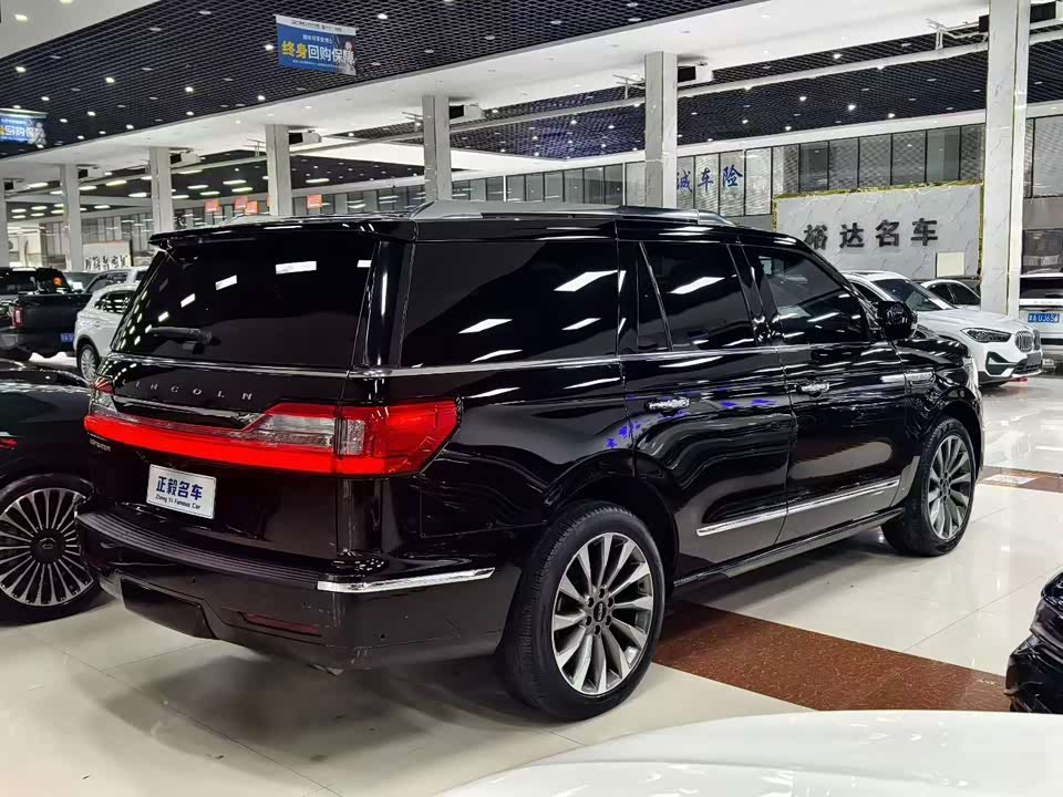Lincoln Navigator