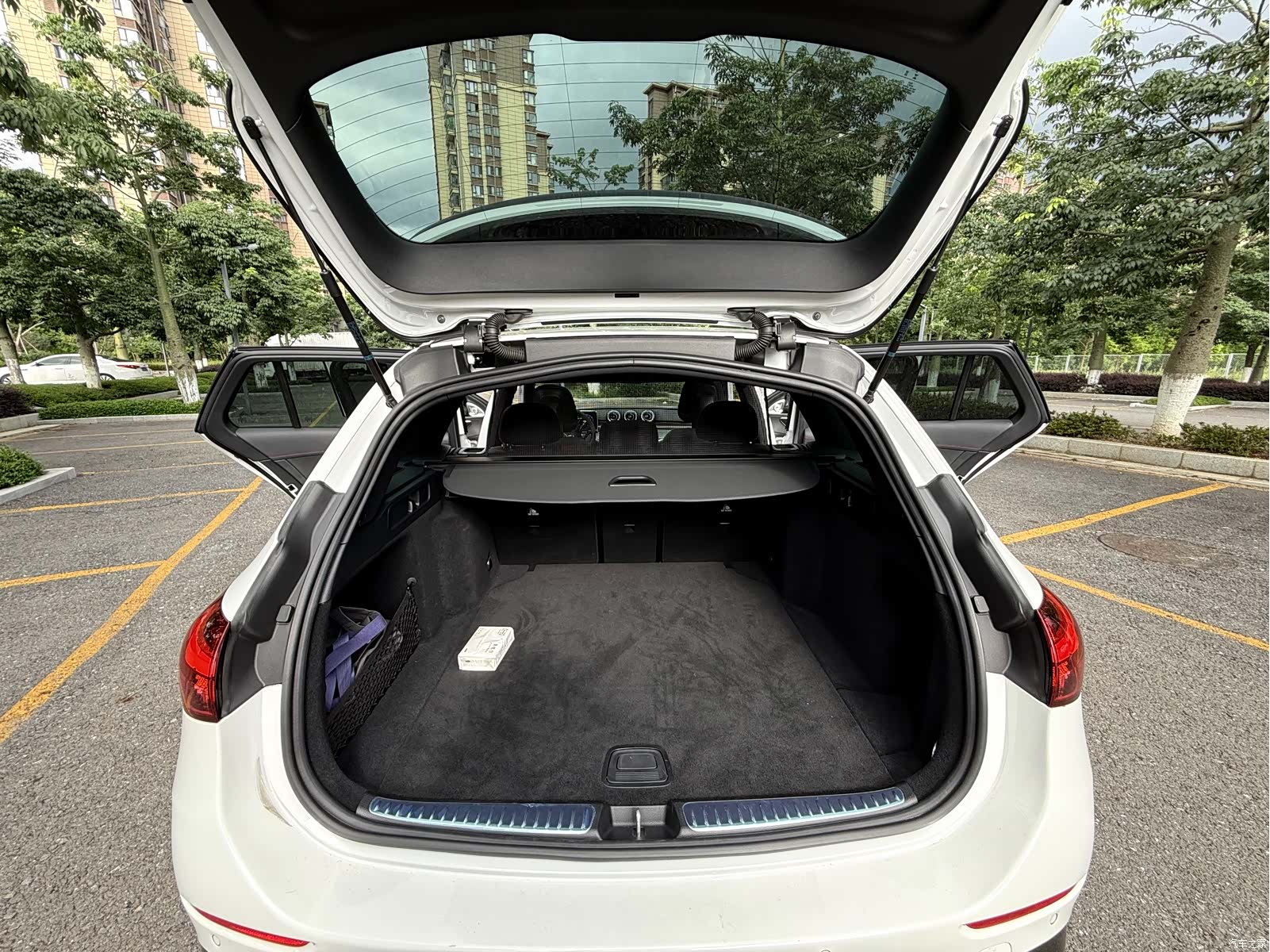 Mercedes-Benz C-Class, 2024 22