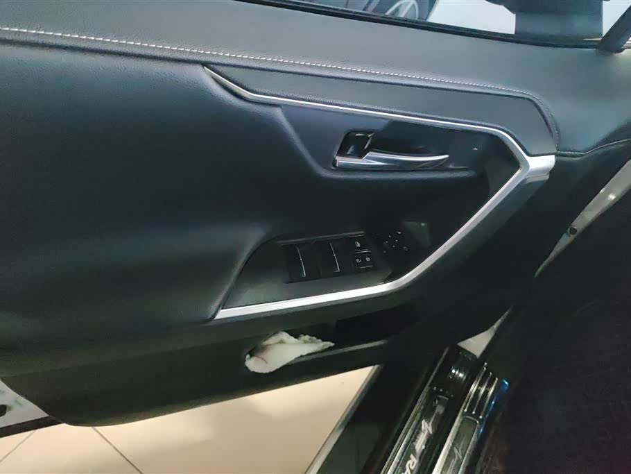 Toyota RAV4 Rongfang