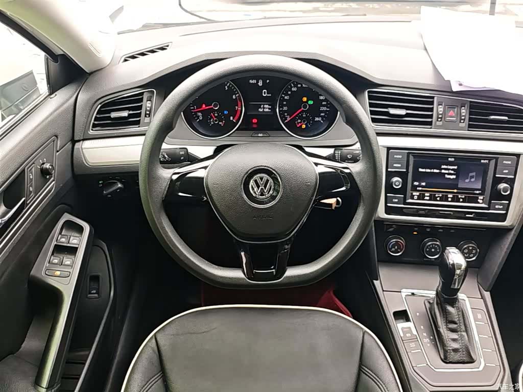 Volkswagen Lamando, 2016 11