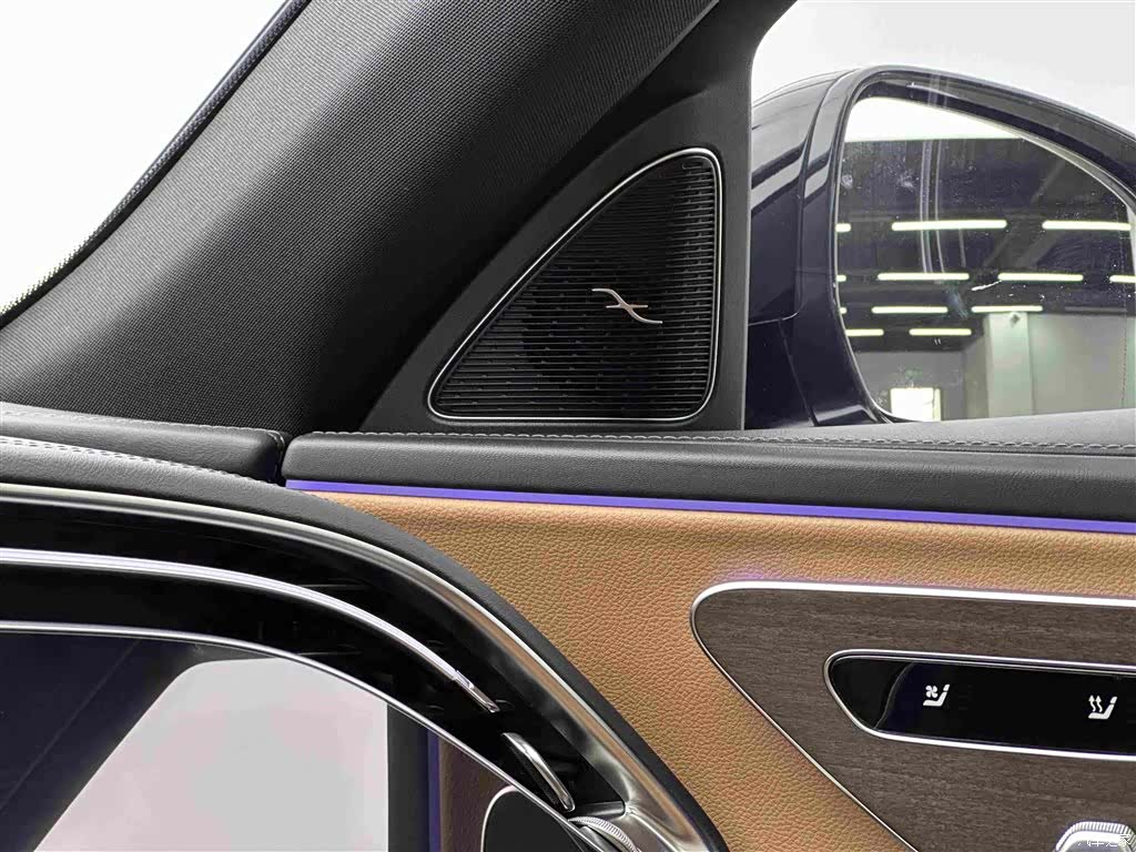 Mercedes-Benz E-Class, 2025 13