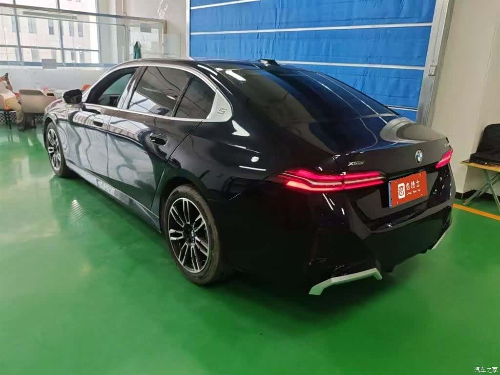 BMW 5 Series, 2025 4
