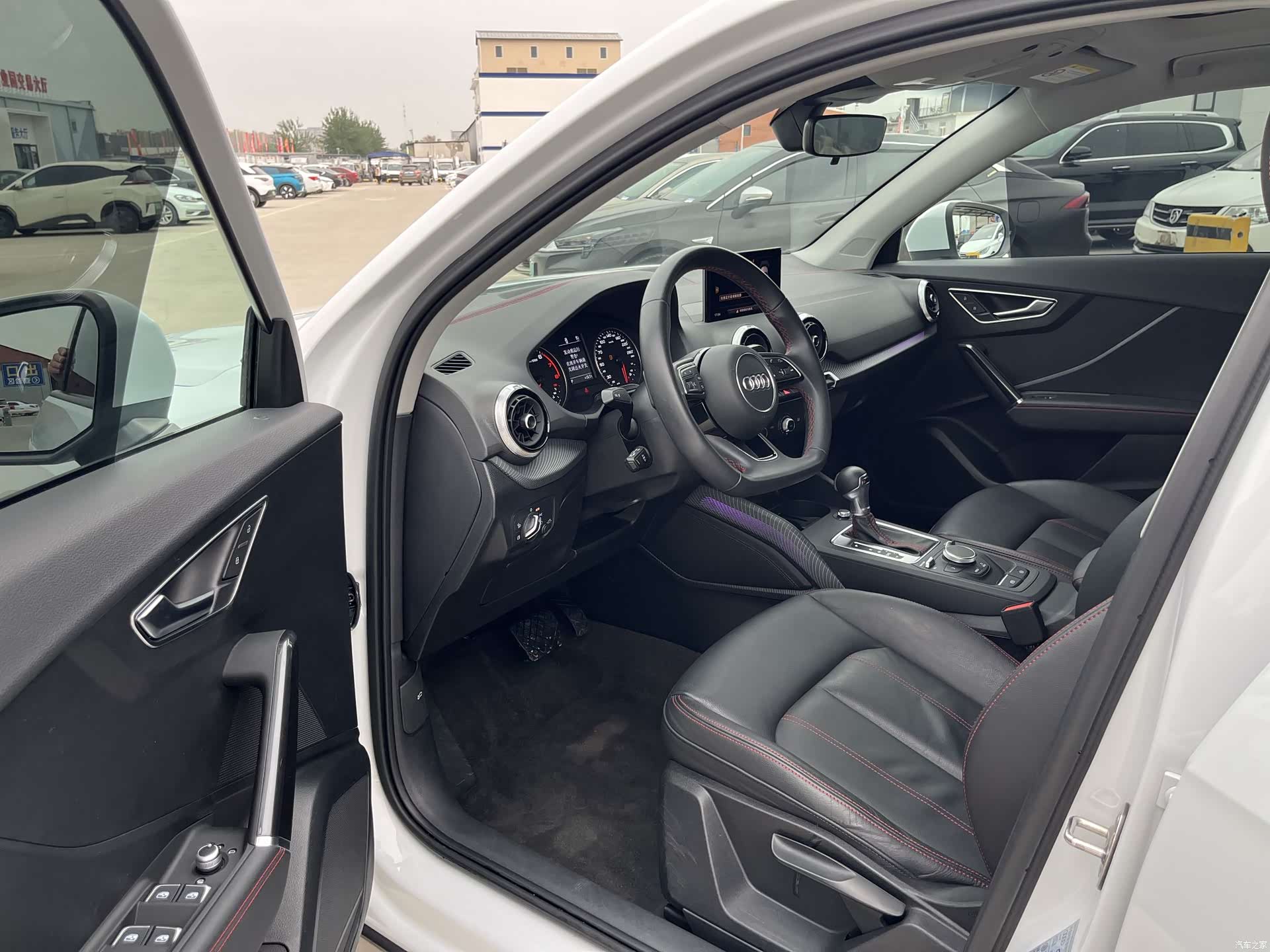 Audi Q2L, 2024 14