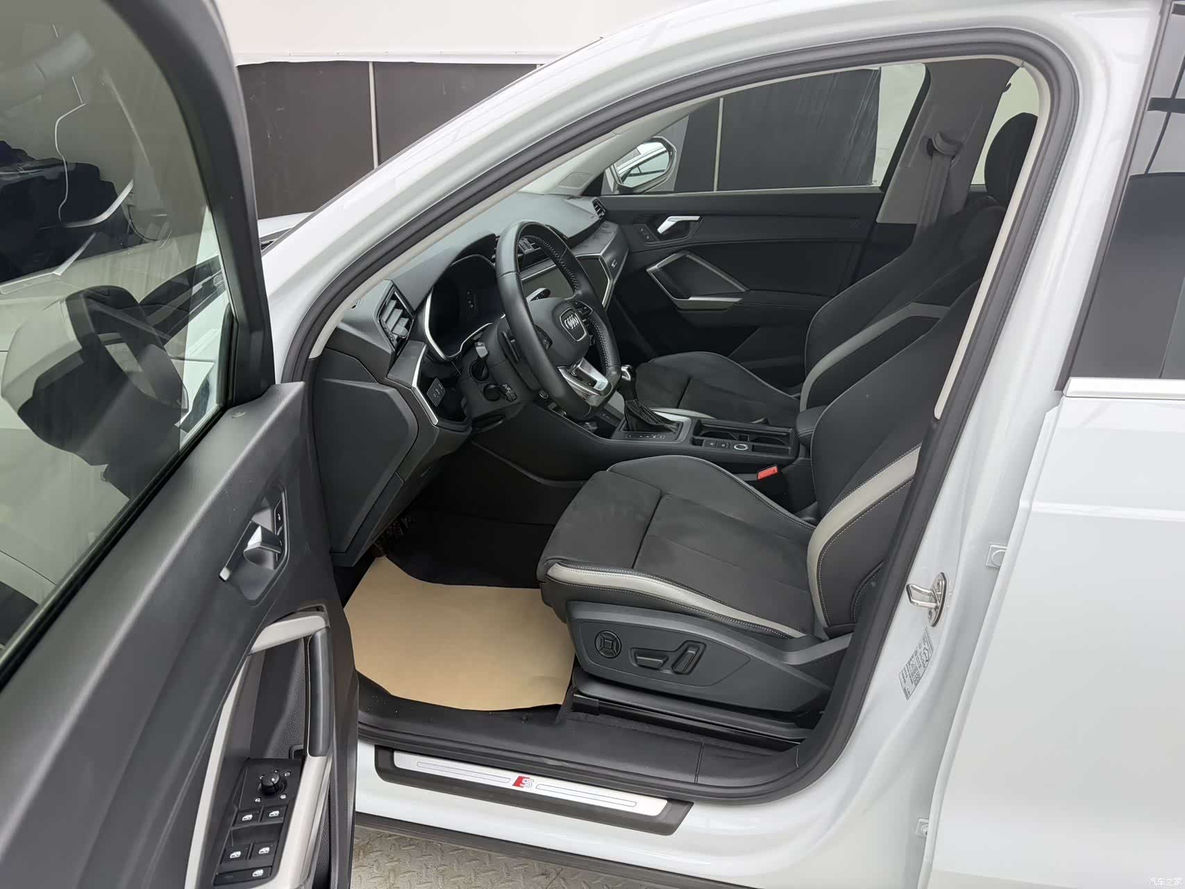 Audi Q3, 2022 8