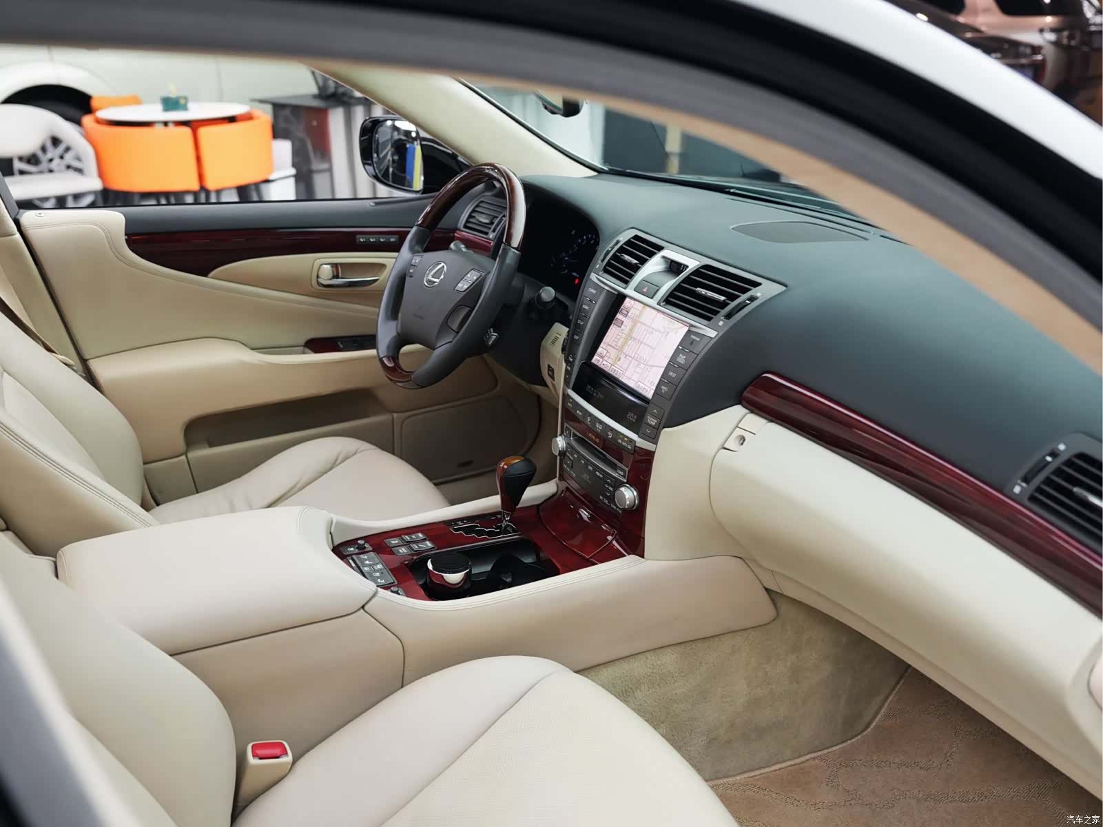 Lexus LS, 2010 13