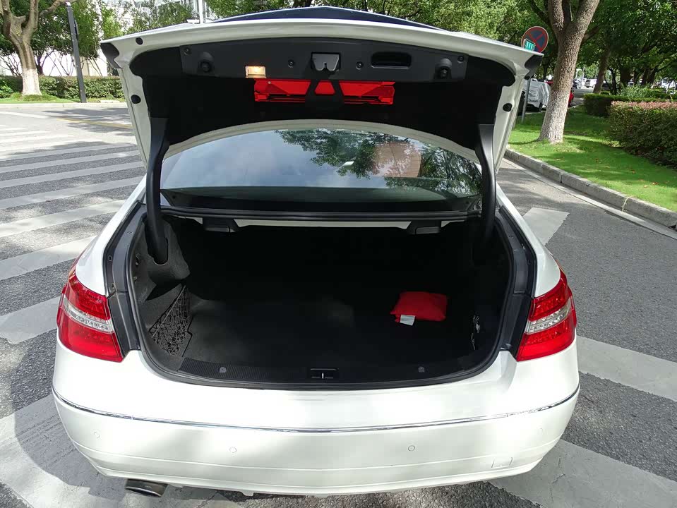 Mercedes-Benz E-class Mercedes-Benz E-class