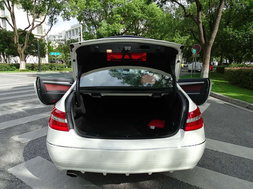 Mercedes-Benz E-class Mercedes-Benz E-class