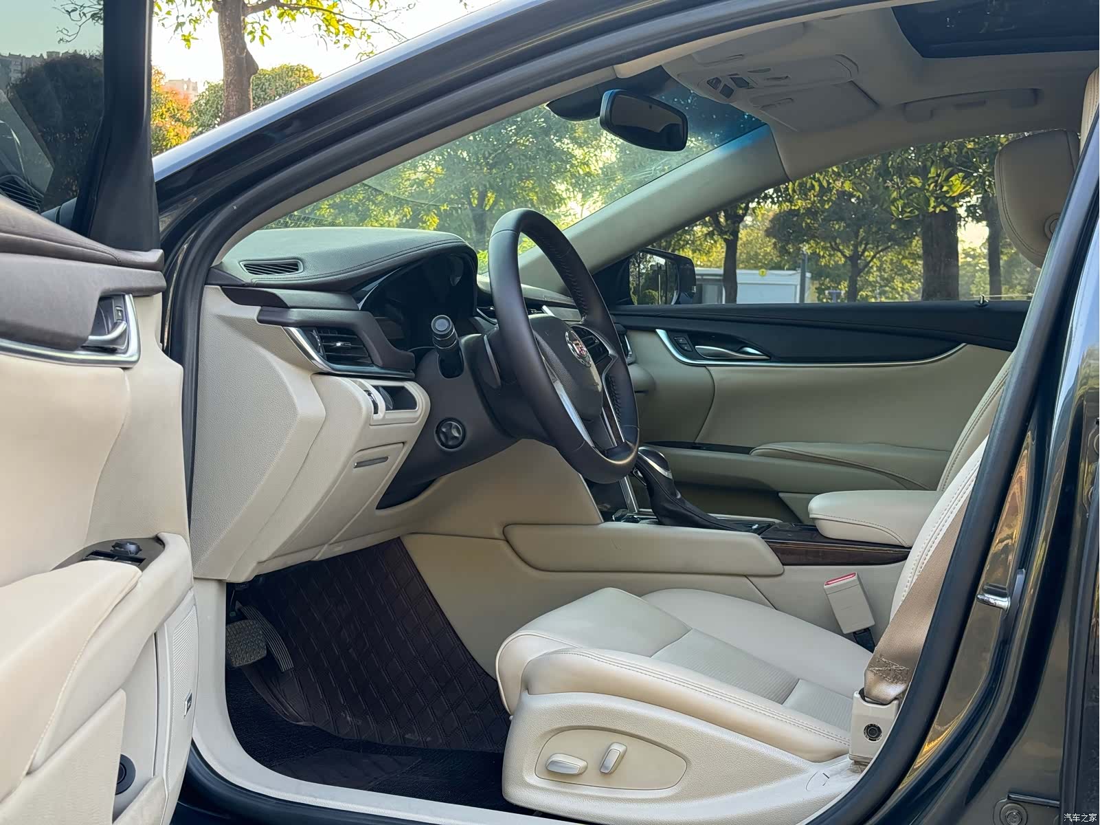 Cadillac XTS, 2013 8
