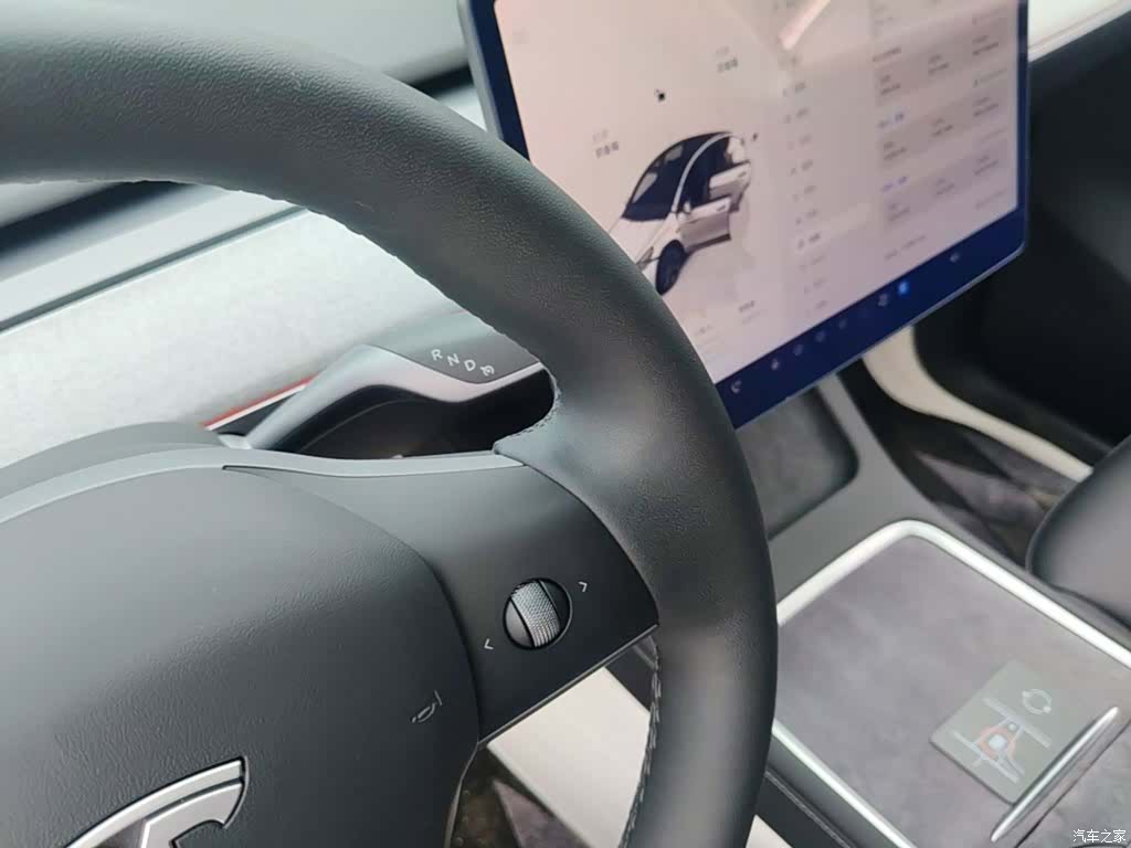 Tesla Model Y, 2024 14