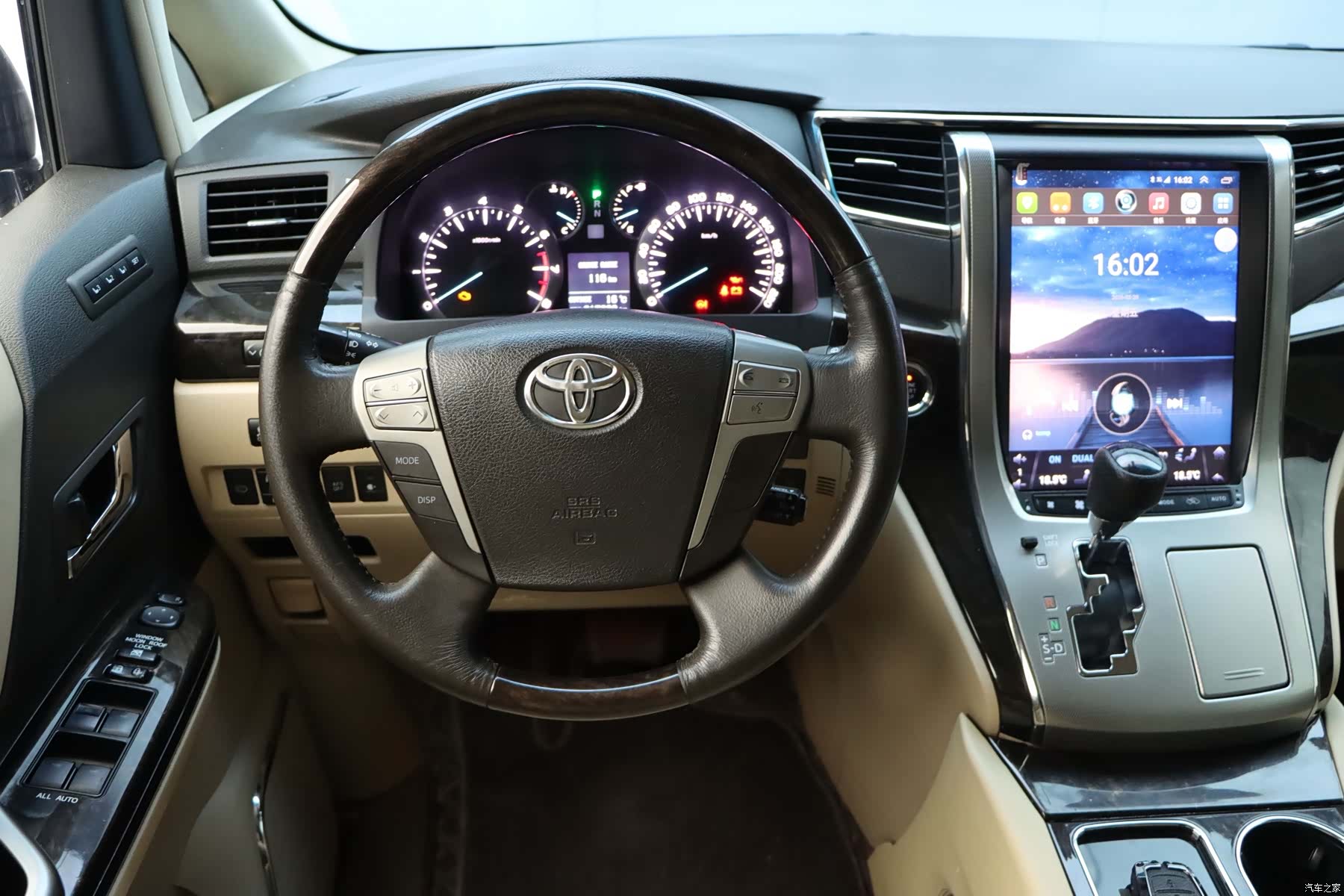 Toyota Alphard, 2015 15