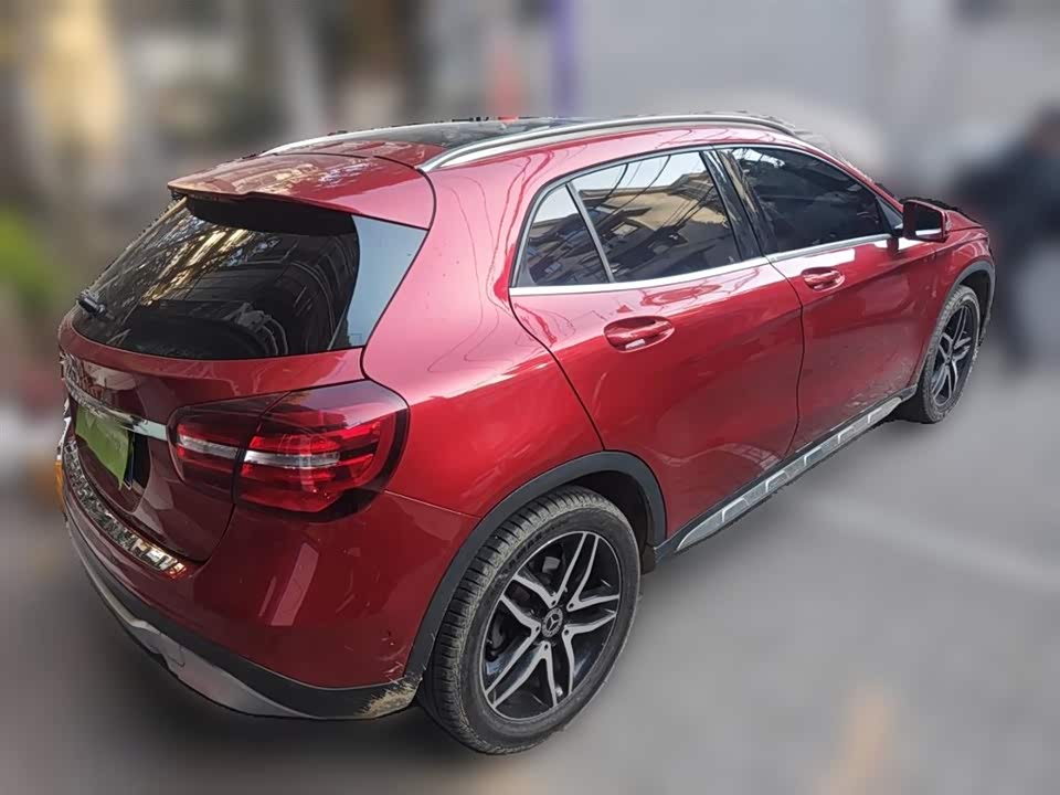 Mercedes-Benz GLA