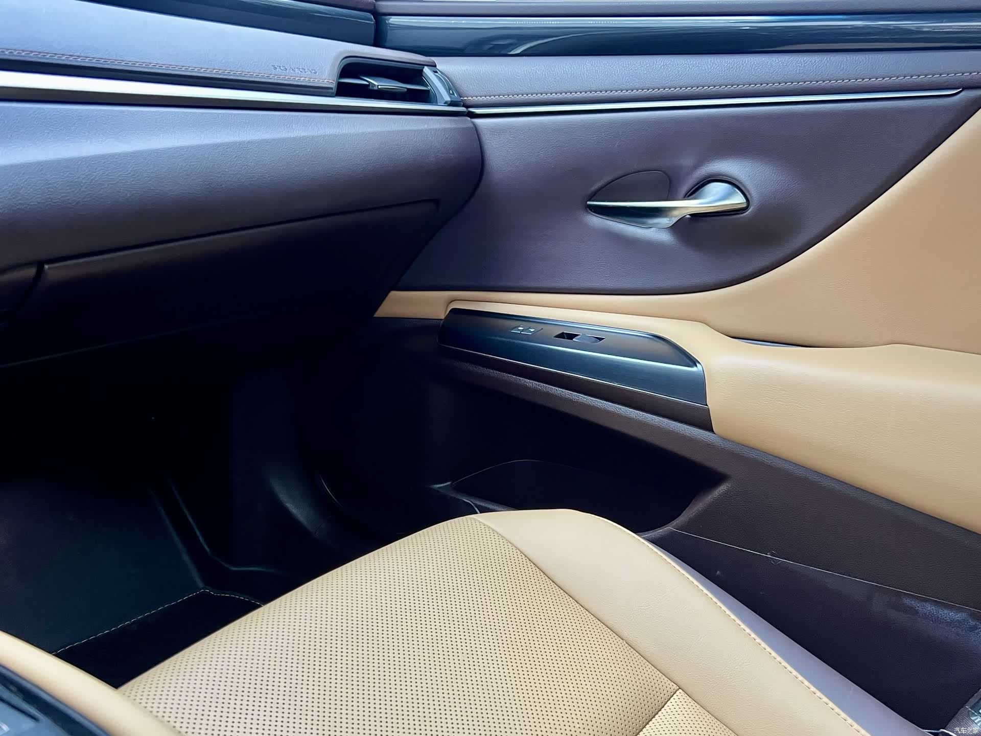 Lexus ES, 2018 23