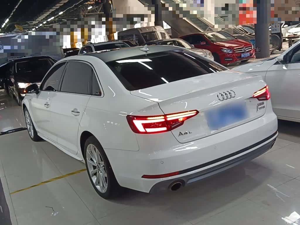 Audi A4L, 2018 все фото