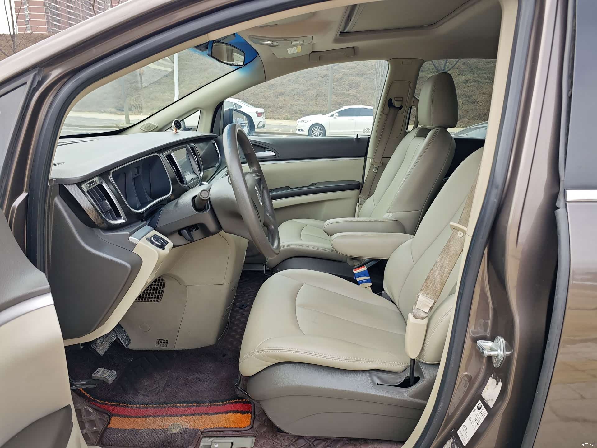 Buick GL8, 2014 4
