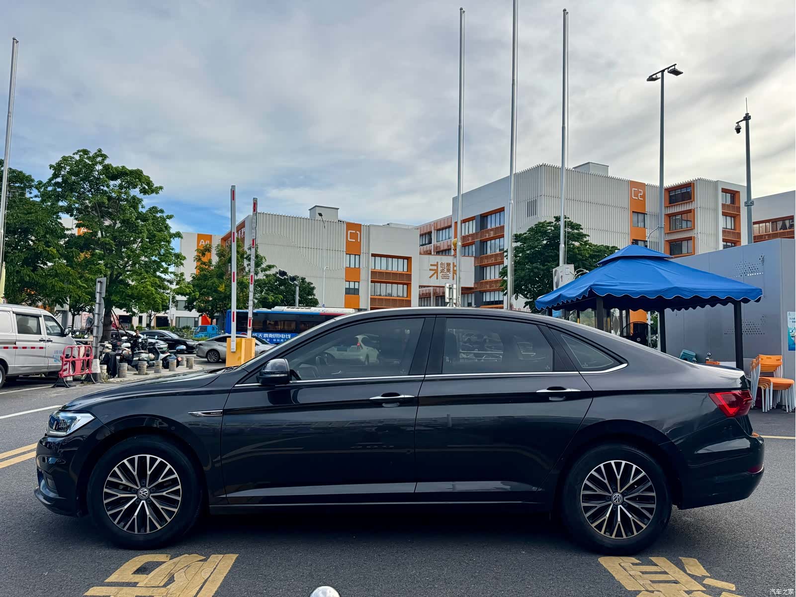 Volkswagen Sagitar, 2021 3