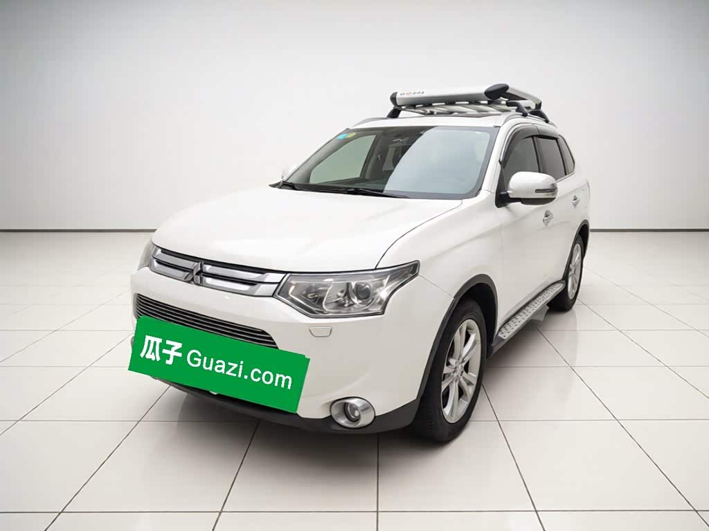 Mitsubishi Outlander 2014 2.4L Luxury 5 мест