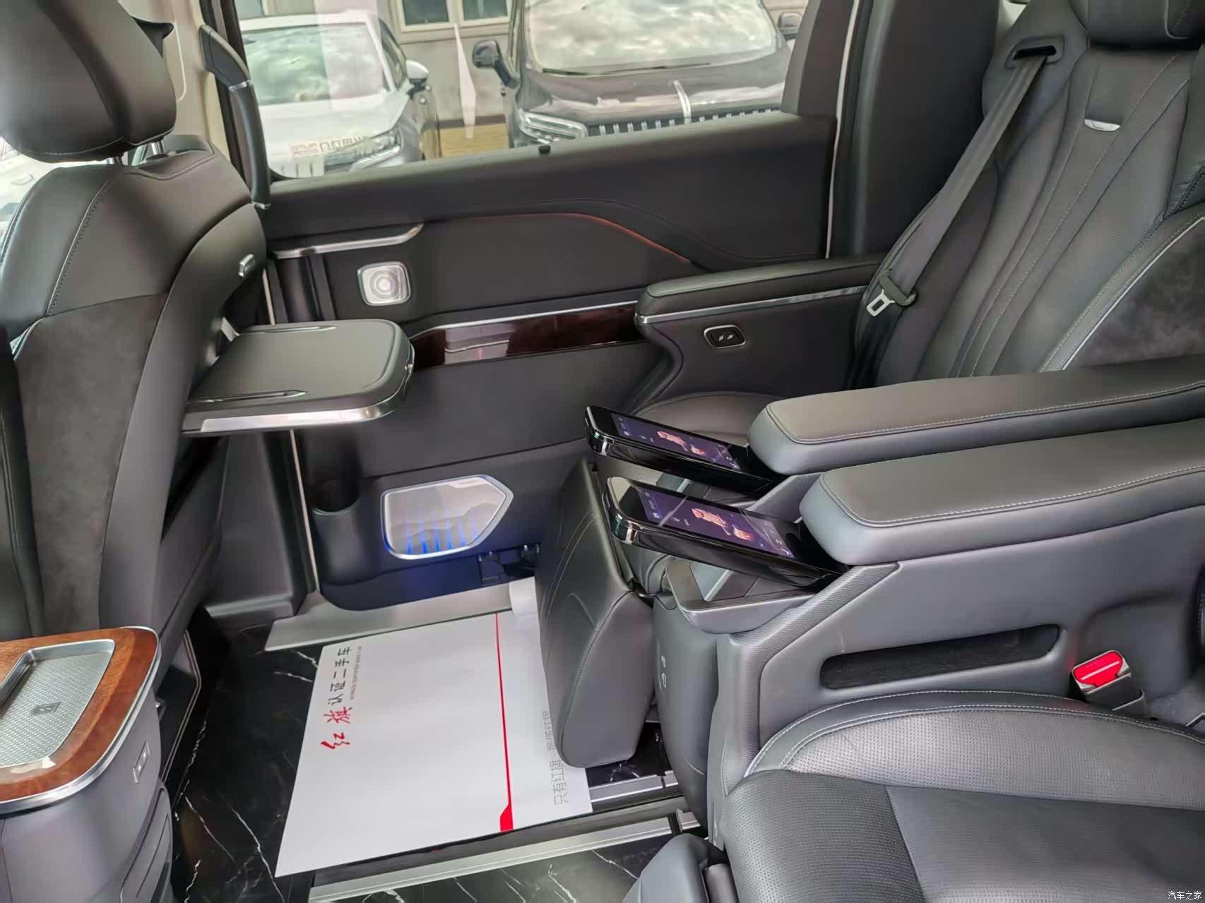 Hongqi HQ9, 2023 8