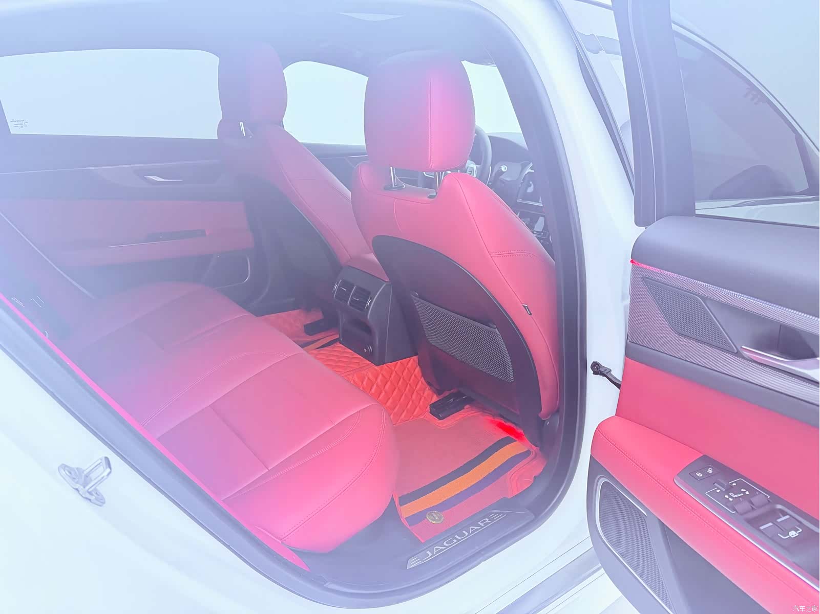 Land Rover XEL, 2020 11