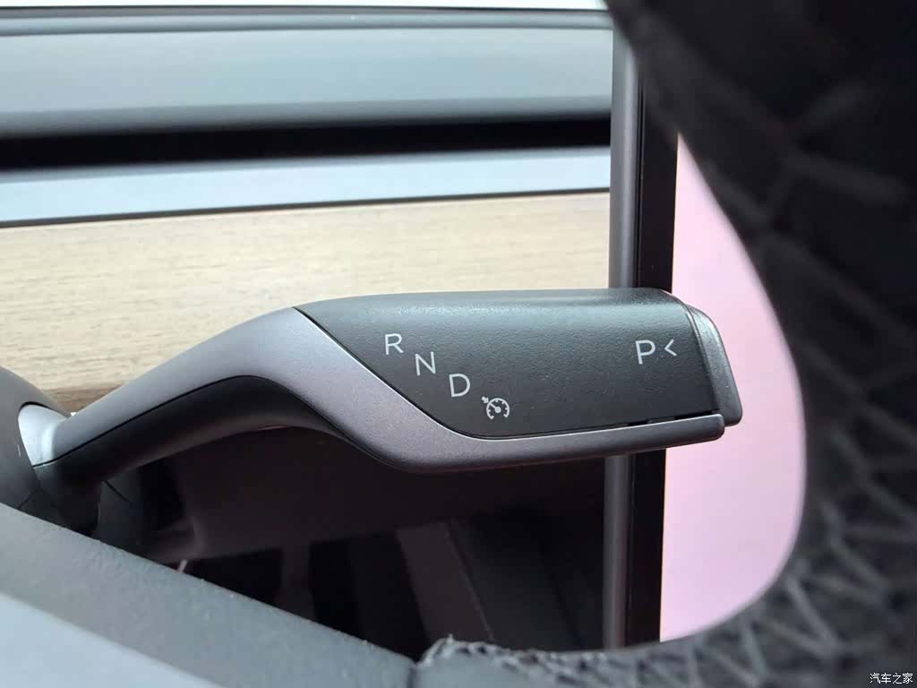 Tesla Model Y, 2023 22