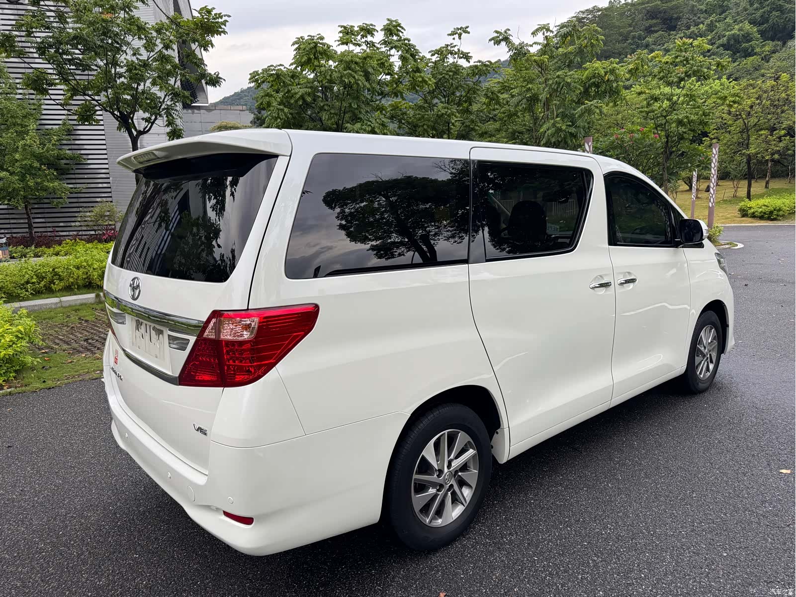 Toyota Alphard, 2013 6