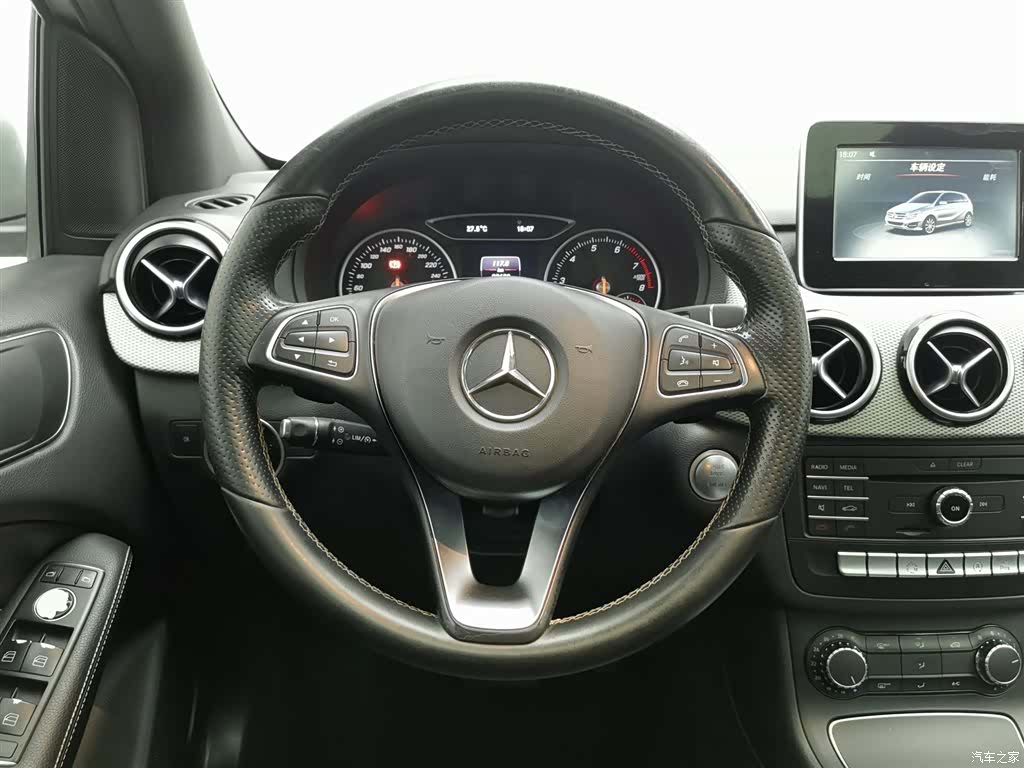 Mercedes-Benz B-Class, 2015 11