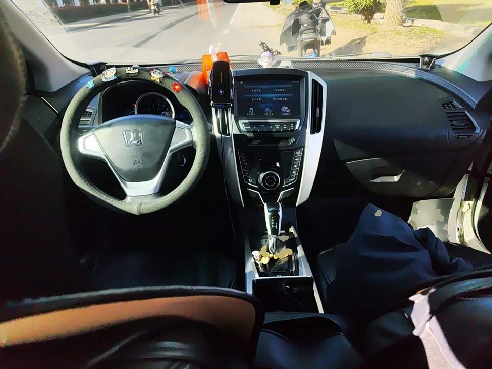 Luxgen Excellent 6 SUV