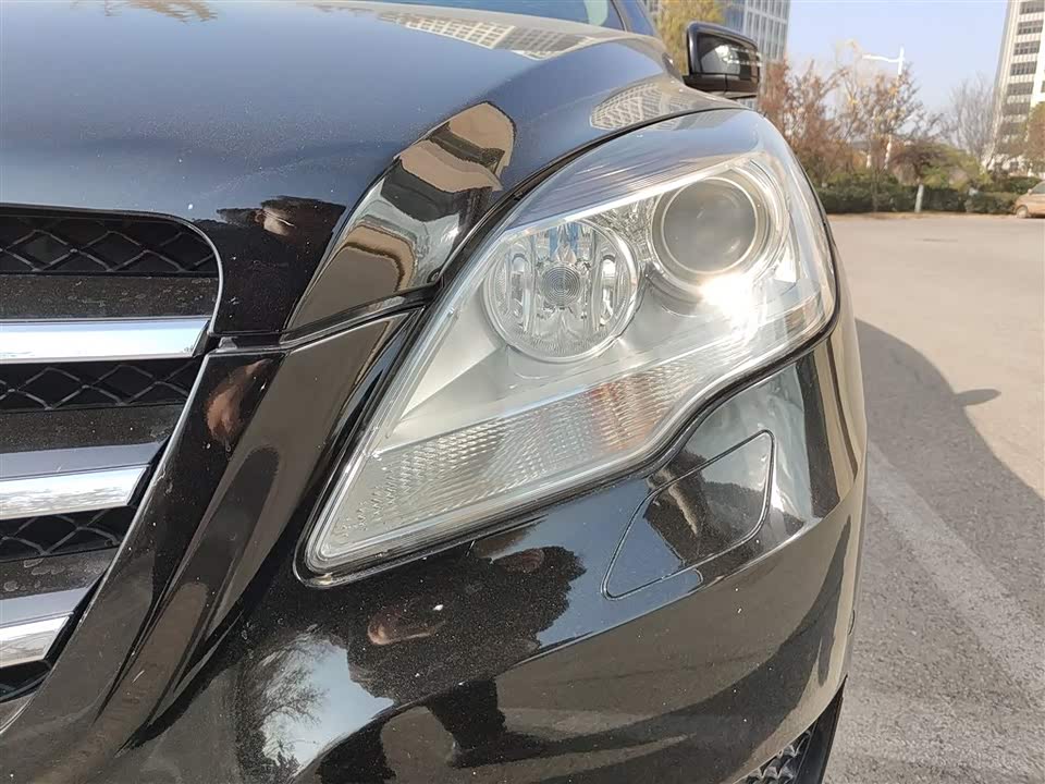 Mercedes-Benz R-class