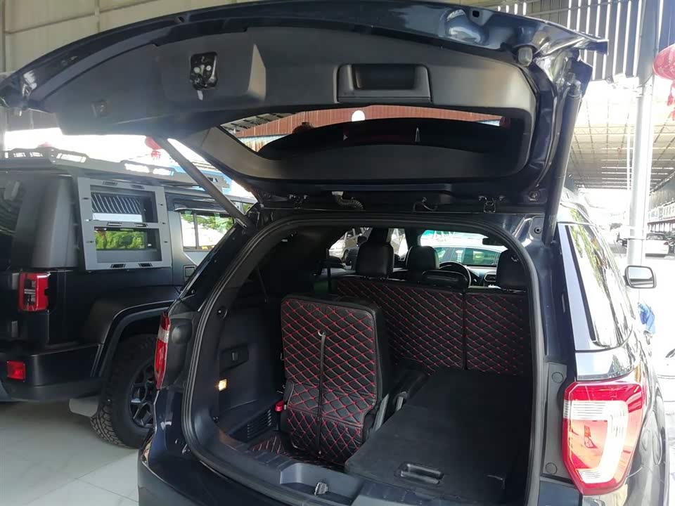 Ford Explorer Ford Explorer