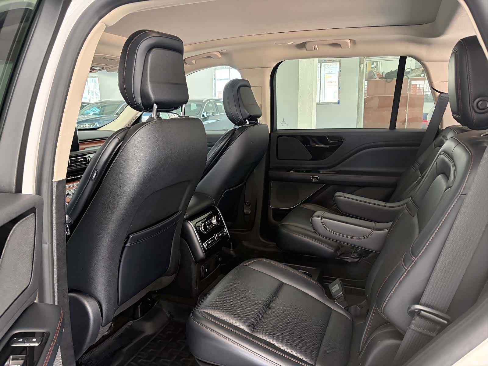 Lincoln Aviator, 2021 9