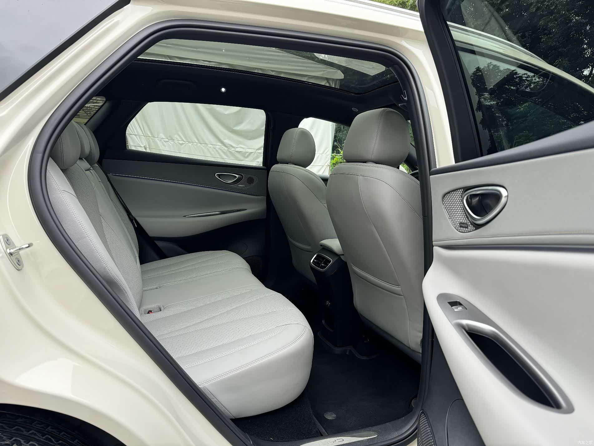 BYD HiAce, 2025 12