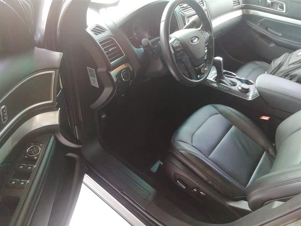 Ford Explorer Ford Explorer