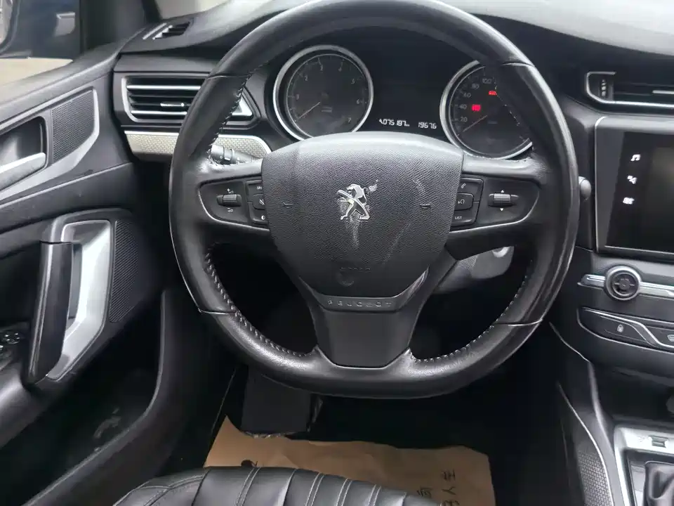 Peugeot 408