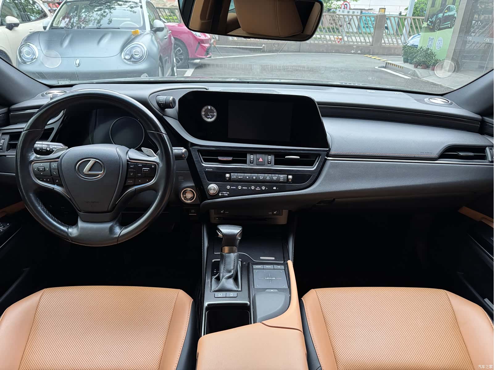 Lexus ES, 2021 3