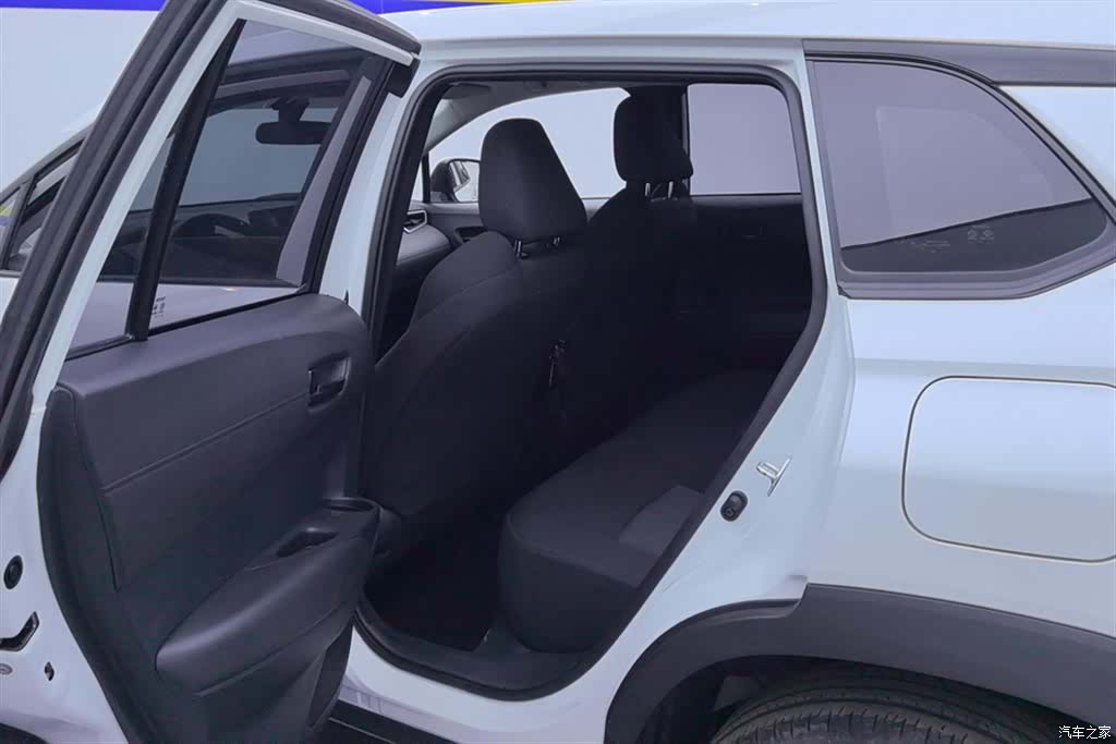 Toyota Frontlander, 2024 11