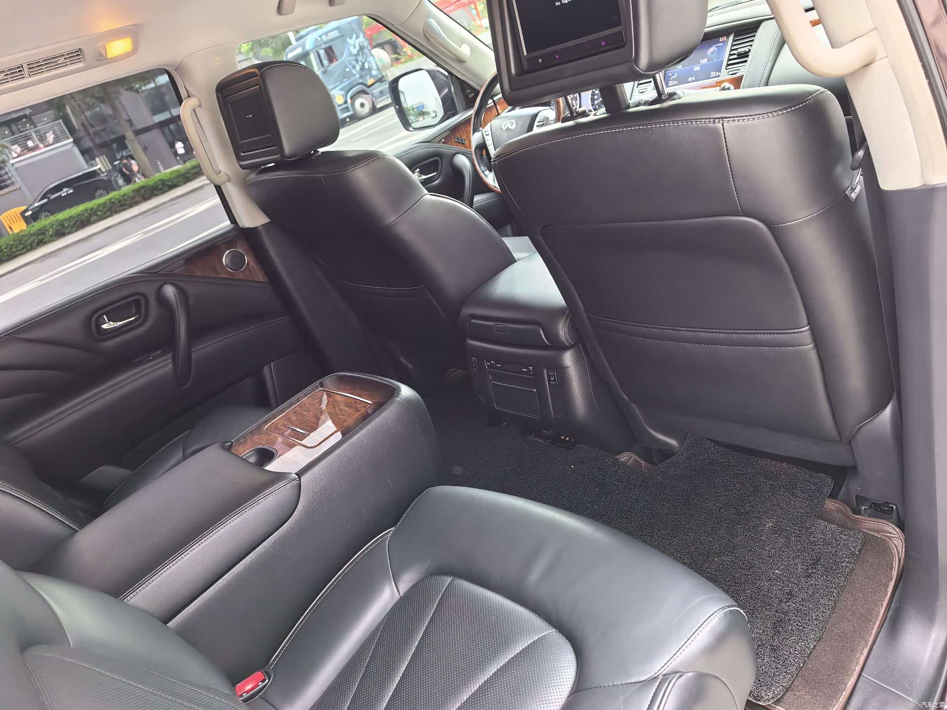 Infiniti QX80, 2016 11