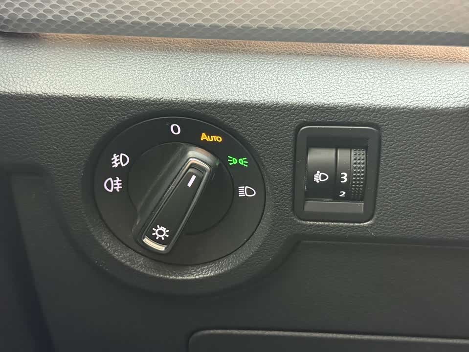 Volkswagen Exploring the shadow