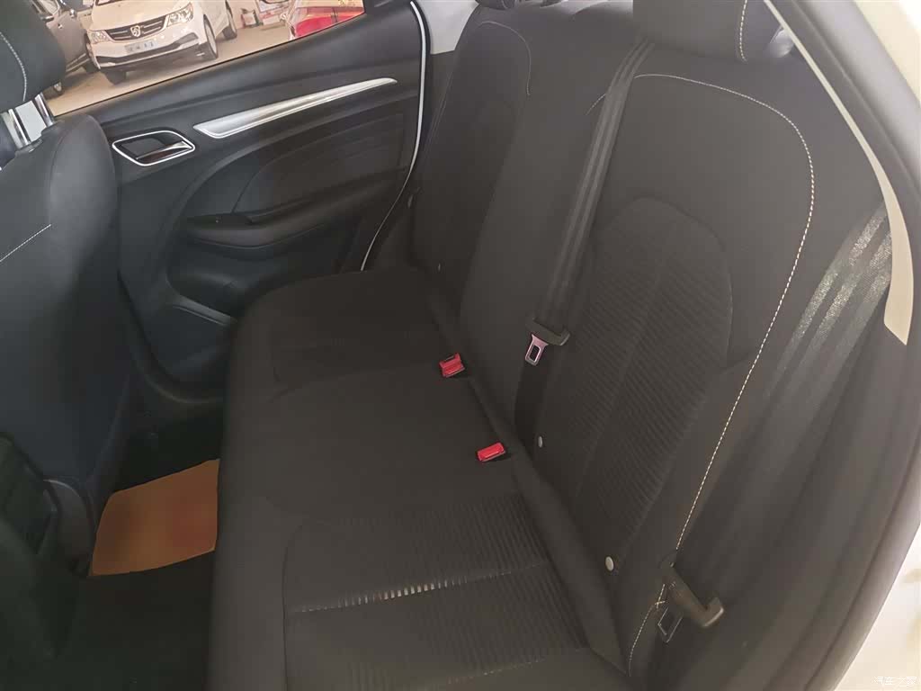 Roewe RX3, 2020 13