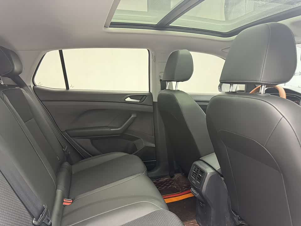 Volkswagen Exploring the shadow