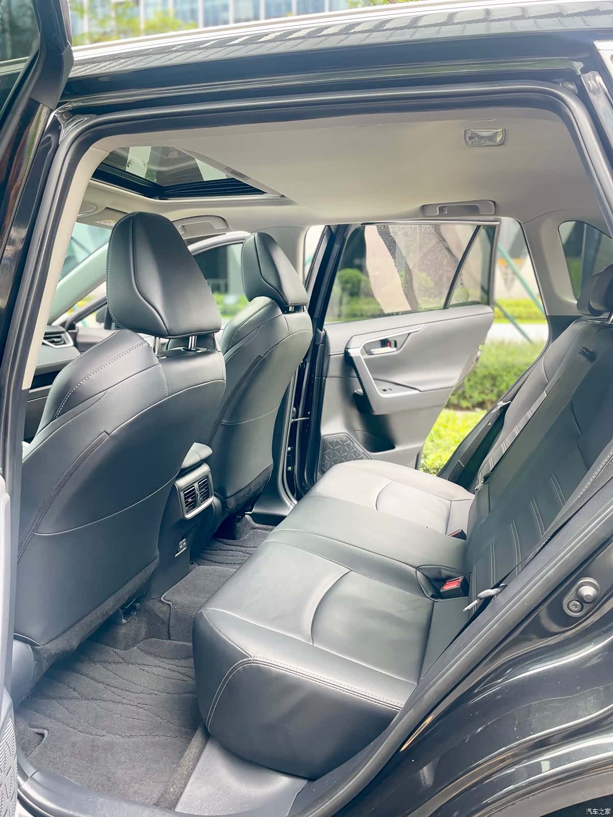 Toyota Wildlander, 2022 14