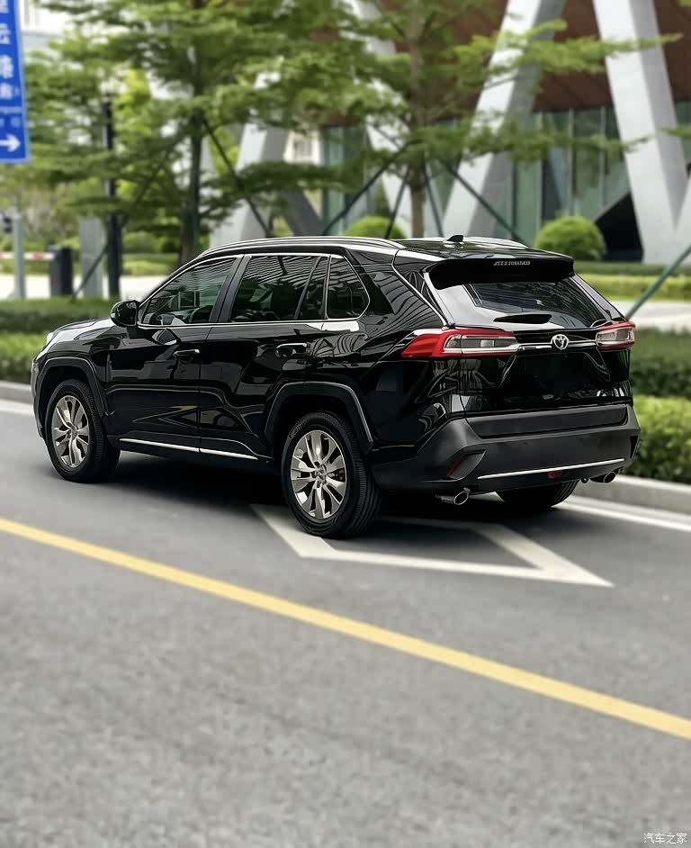 Toyota Wildlander, 2022 4