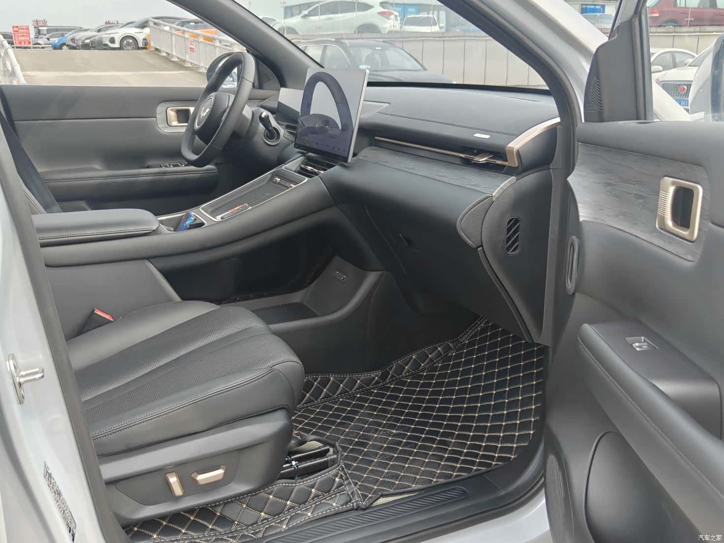 Wuling Starlight, 2026 10