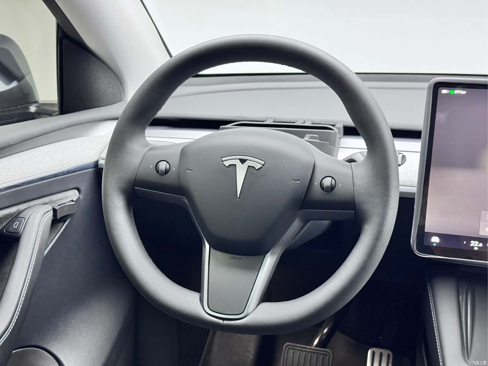 Tesla Model Y, 2025 17
