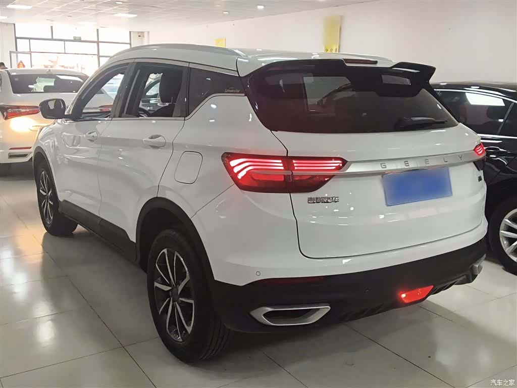Geely Coolray, 2021 23