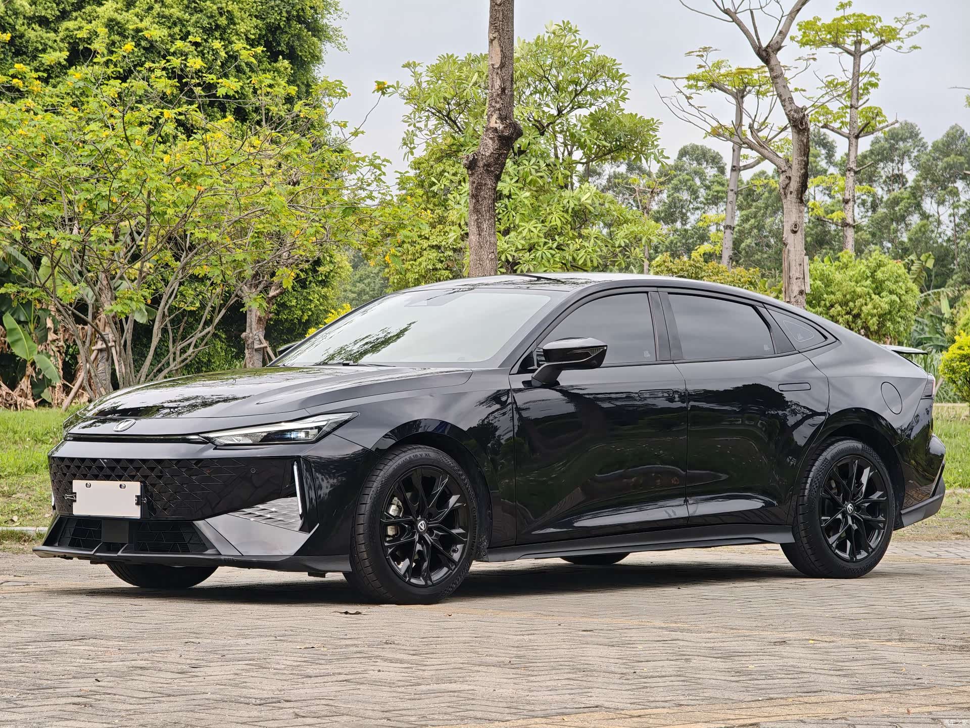 Changan UNI-V, 2024 1