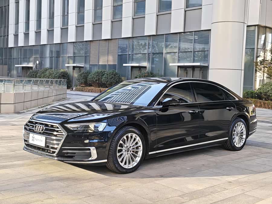 Audi A8 2018, фото 1