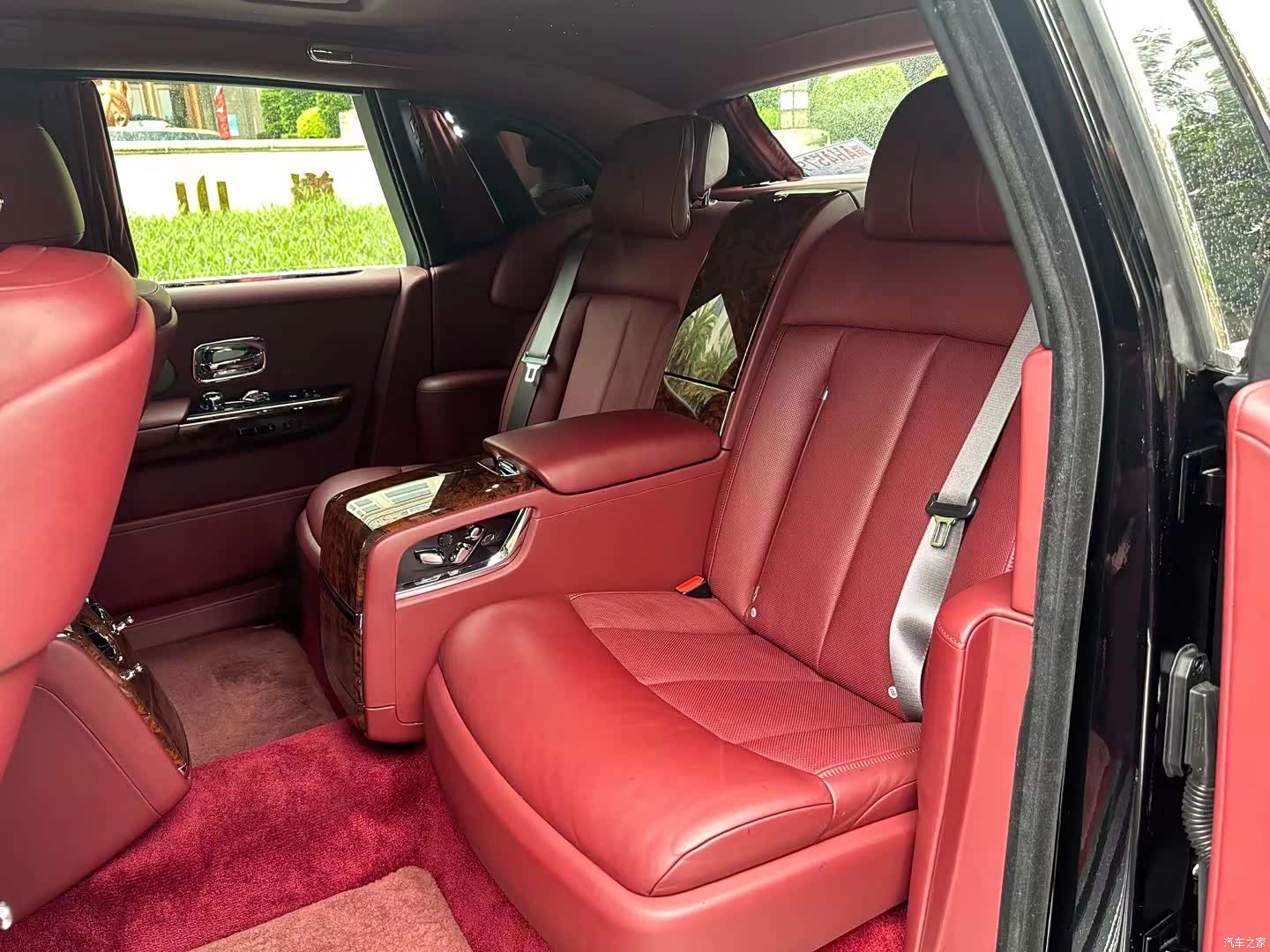 Rolls-Royce Phantom, 2021 9