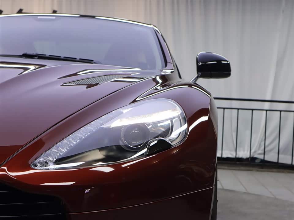 Aston Martin Vanquish Aston Martin Vanquish